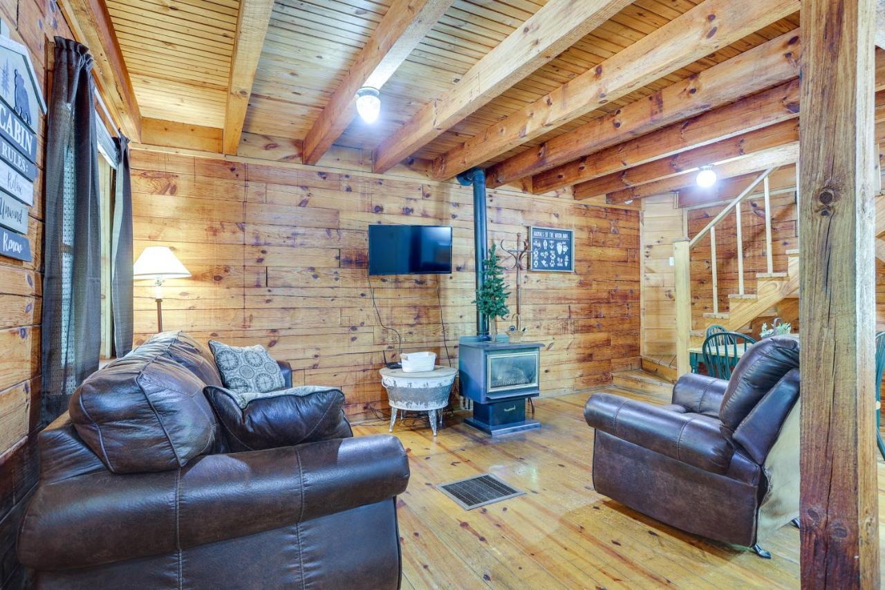 Comfy Taswell Cabin Rental - Community Amenities! Exterior photo