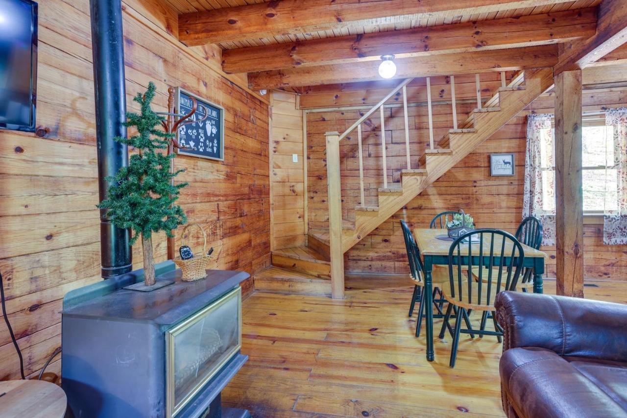 Comfy Taswell Cabin Rental - Community Amenities! Exterior photo