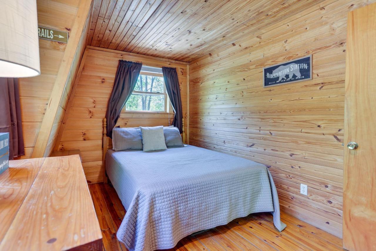 Comfy Taswell Cabin Rental - Community Amenities! Exterior photo