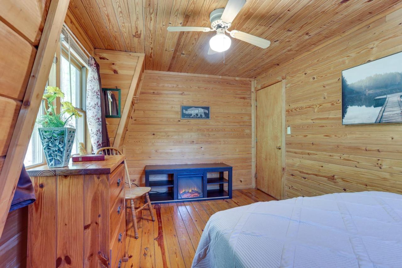 Comfy Taswell Cabin Rental - Community Amenities! Exterior photo